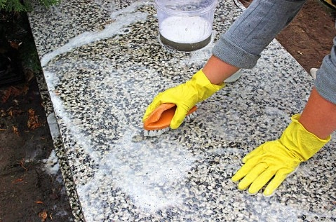 Sprzątanie grobów (1)